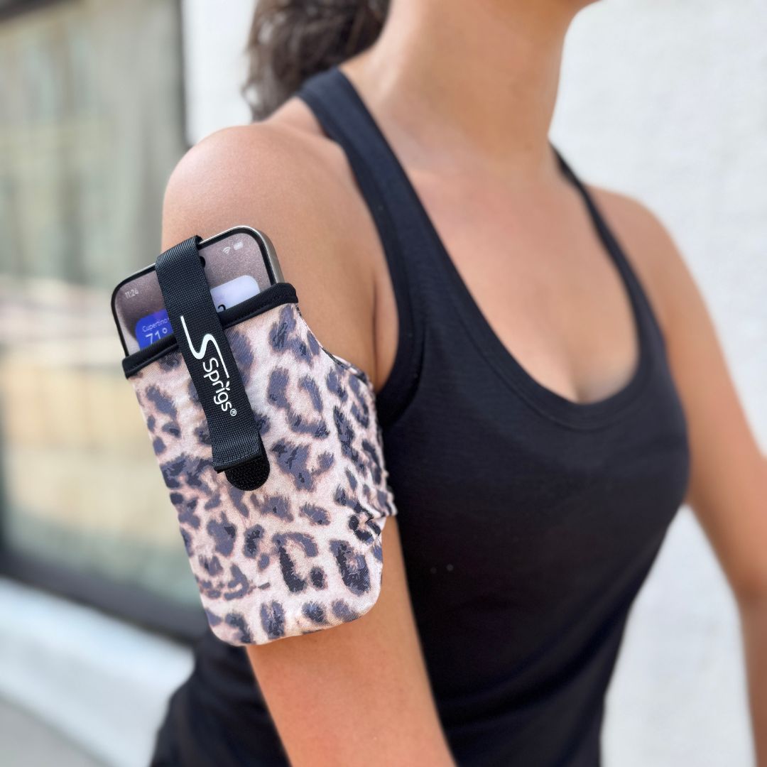 Sprigs Leopard Running Armband Sleeve