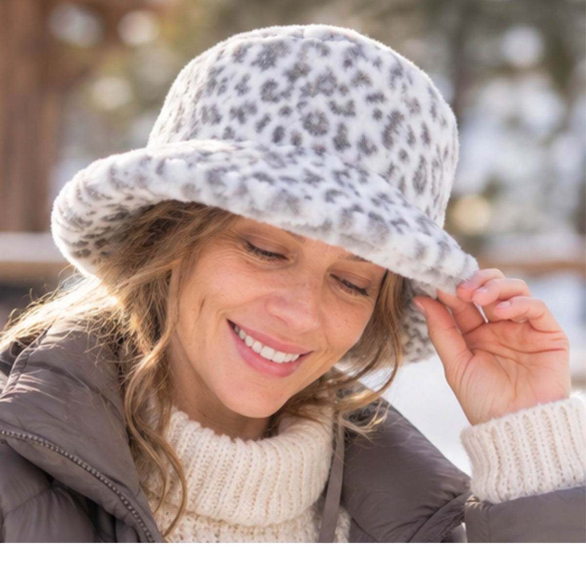 Faux Fur/Velvet Bucket Hat